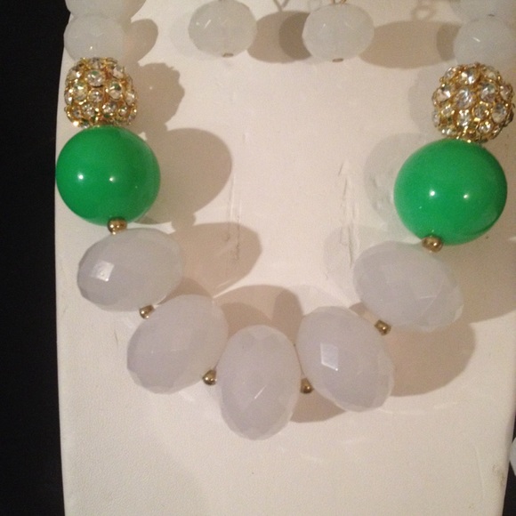 Necklace & Bracelet - Picture 2 of 3